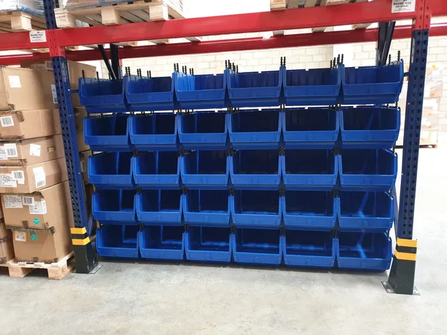 Canastillas Plásticas en Líneas de Producción: Cómo Reducir Tiempos Muertos en Plantas Industriales de Panamá